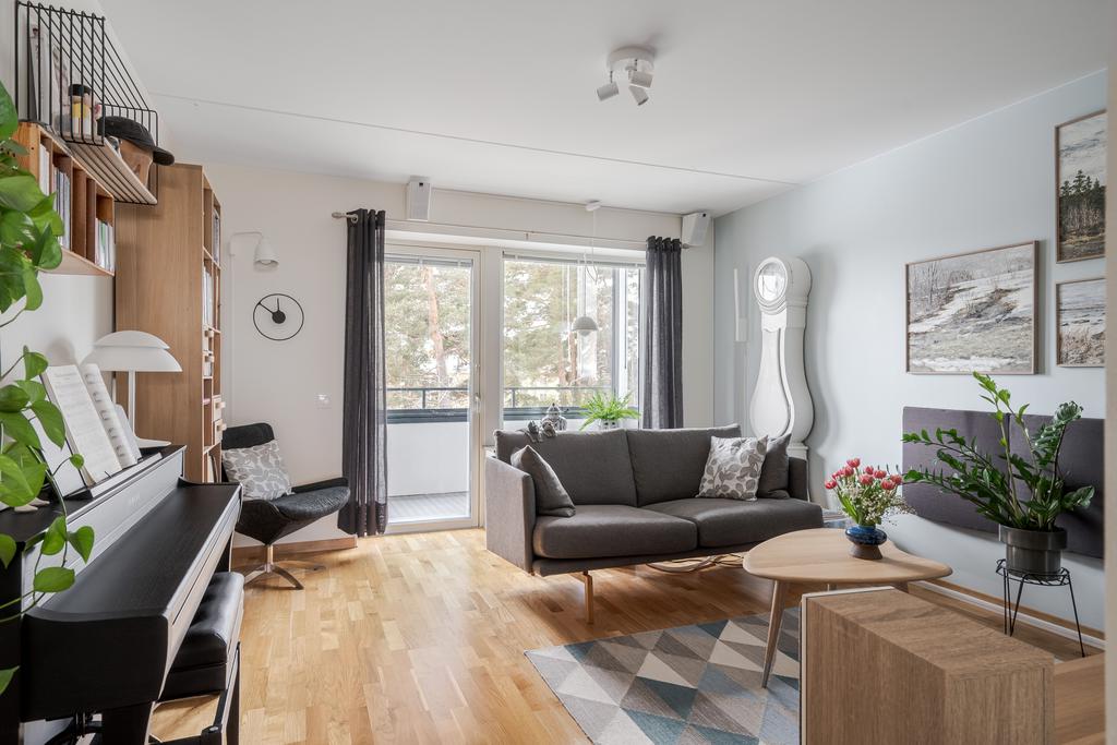 Vardagsrum med ekparkettgolv