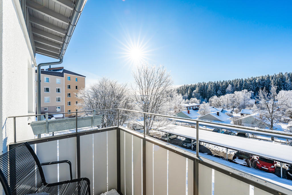 Underbar vy från balkongen över Frösödal.