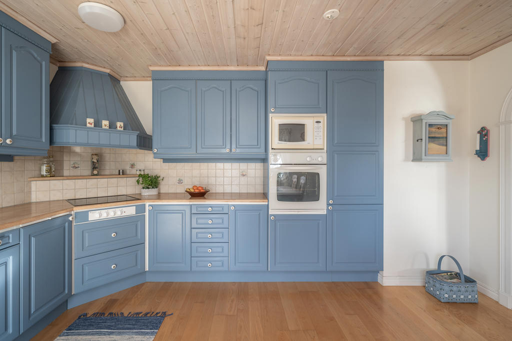 Bra bänkytor och skåpinredning