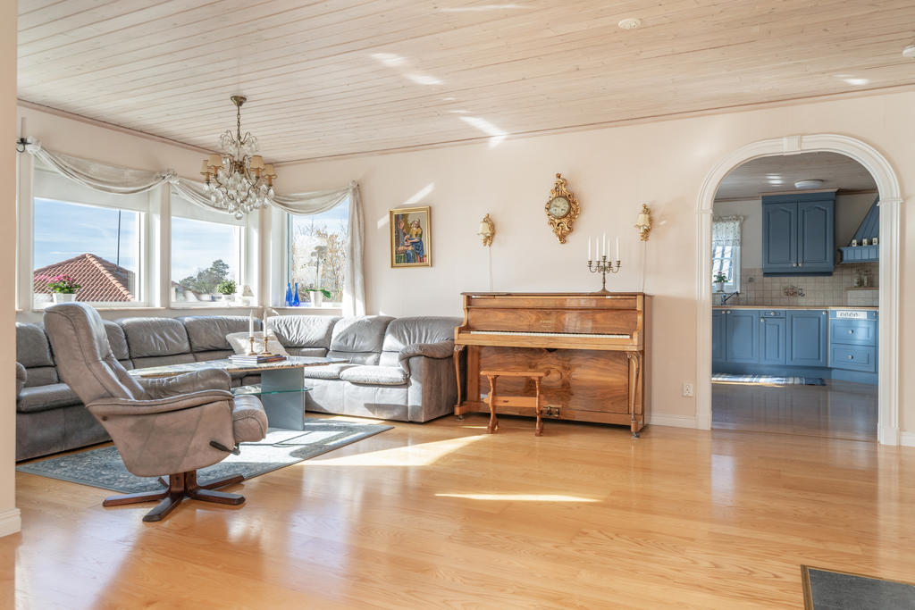 Vardagsrummet, mot köket