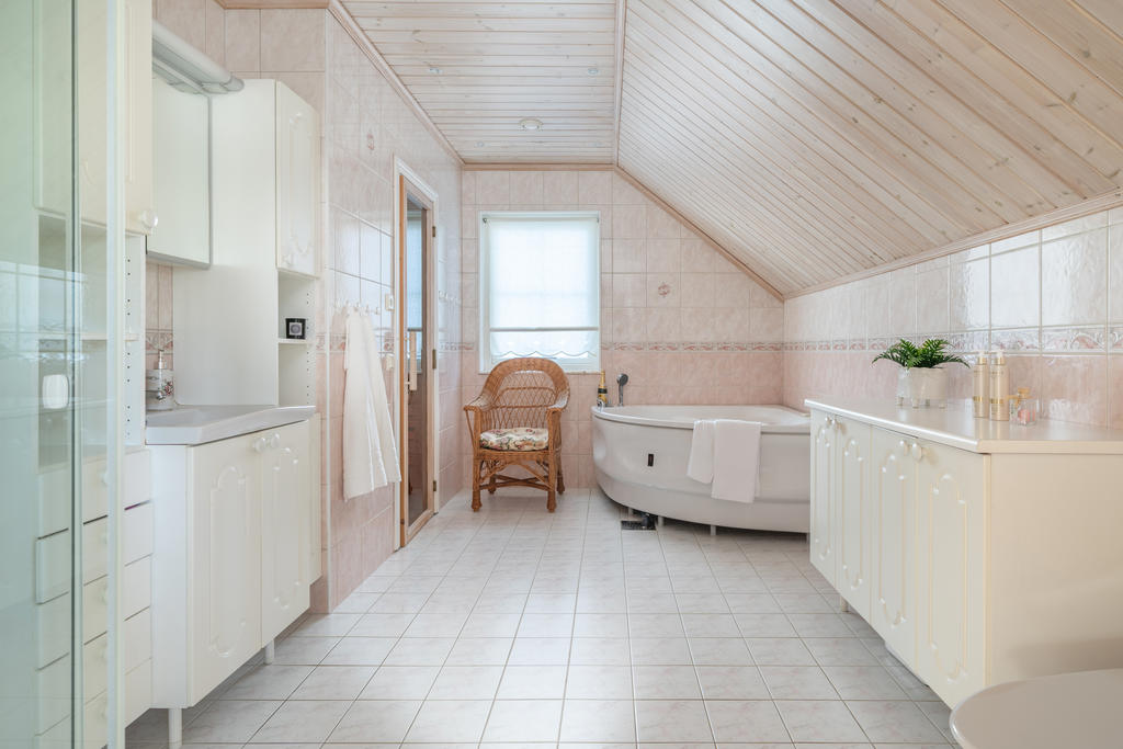 Stort bad- och duschrum