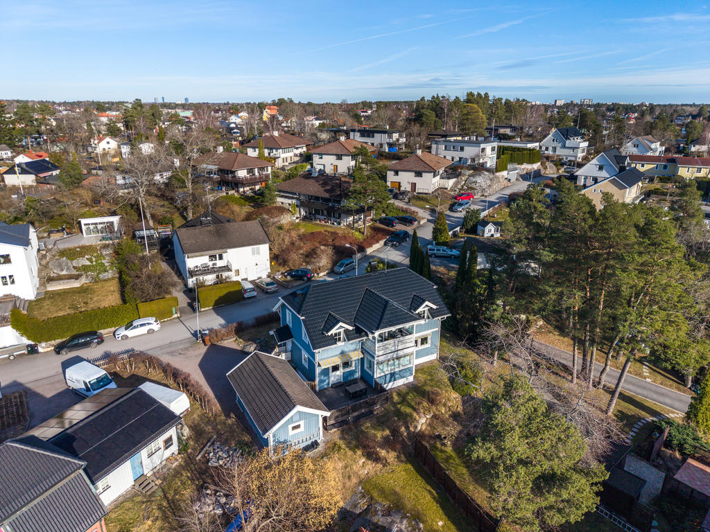 Drönarbild från väster