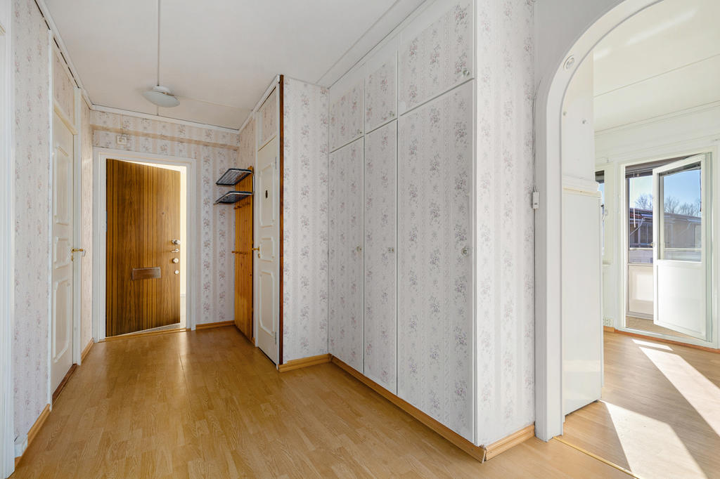 Hall med gott om förvaring