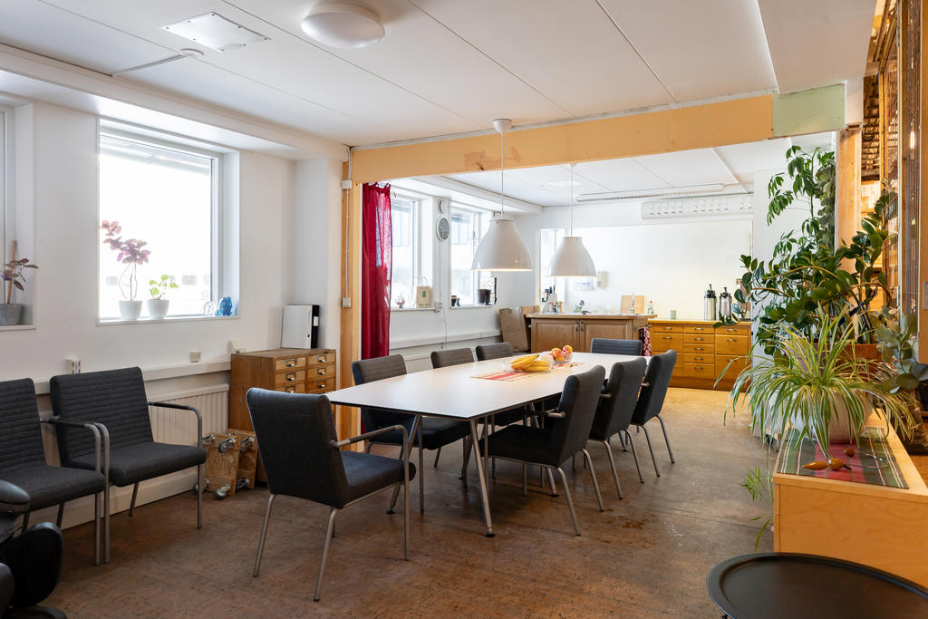 Personalrum med kök på entréplan