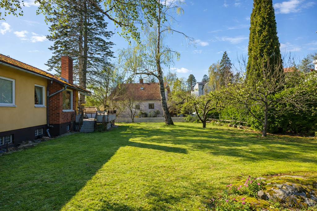 Förbättrad bild med AI, grön trädgård