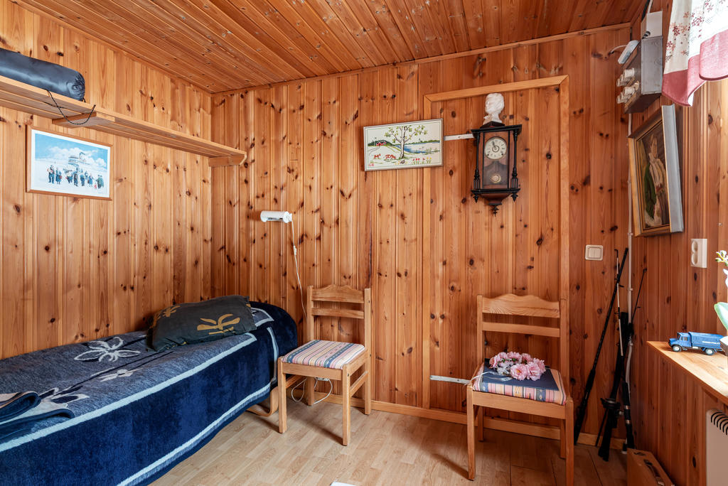 Sovrum gästhus 1. 