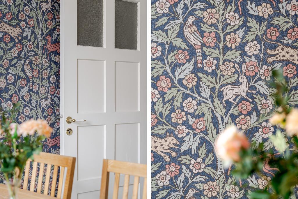 Vacker tapet i köket 