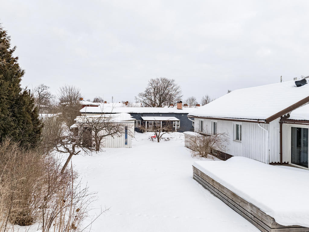 Trädgård med underbart solläge!