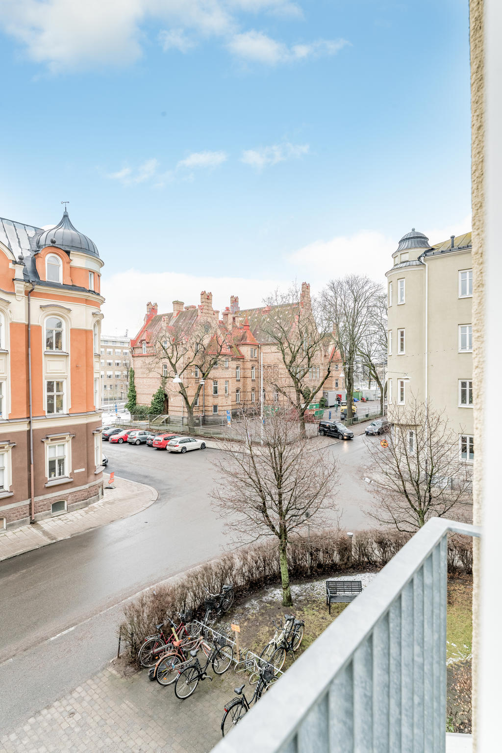 Bild från lägenhetens franska balkong.