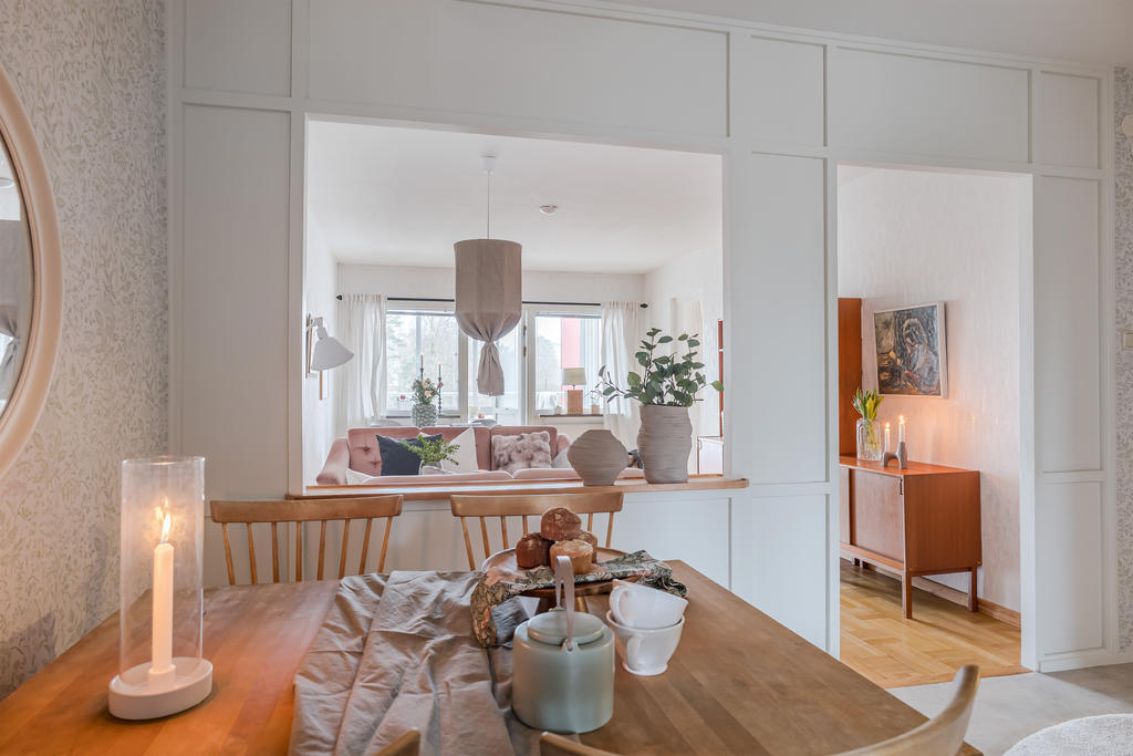 Delvis öppen planlösning mot vardagsrum