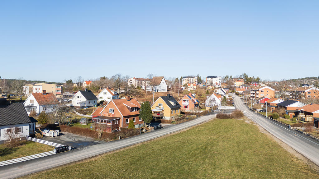 Centralt läge nära centrum, skola, badplats