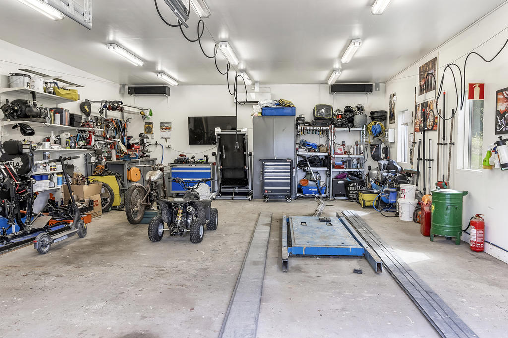 Garage