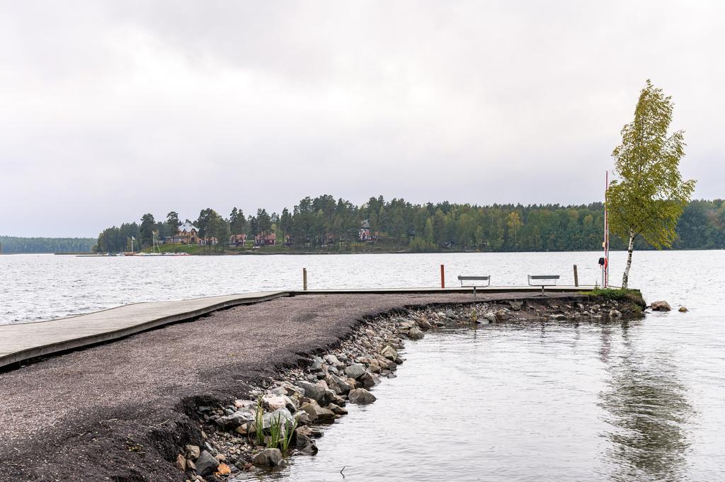 Fin närmiljö med sjön Runn som erbjuder aktiviteter året runt