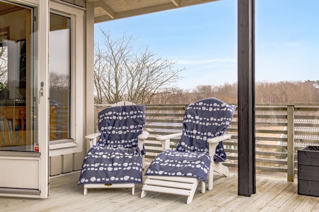 Altanen, delvis skyddad under tak