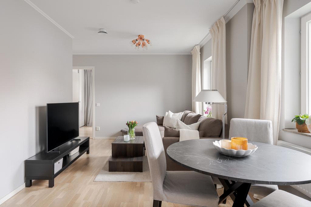 Plats för matbord och soffa 