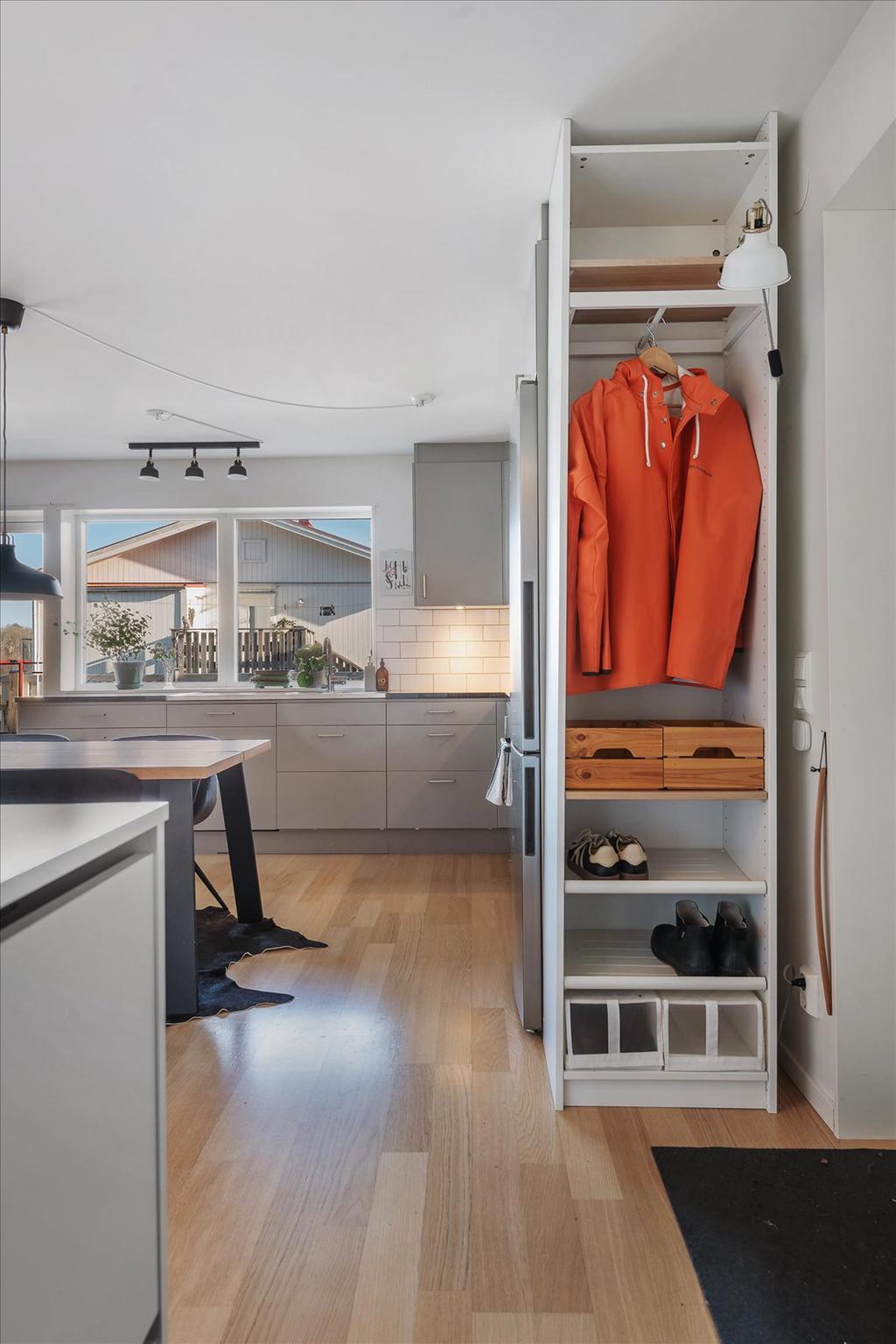 Entré med plats för ytterkläder