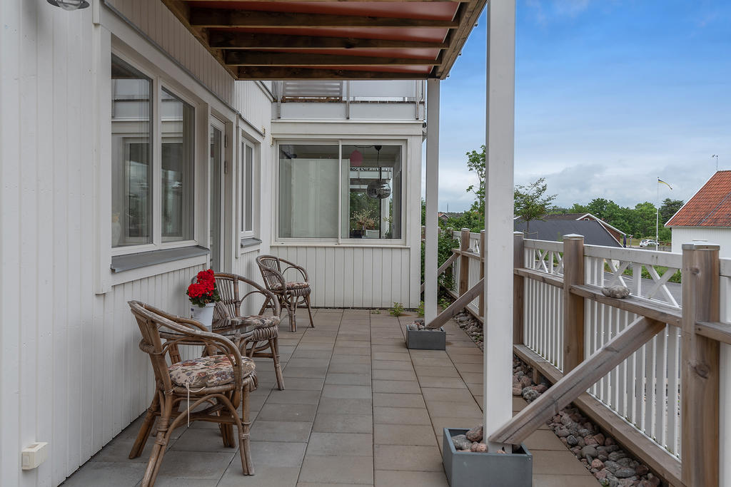 Härlig uteplats med generös yta 