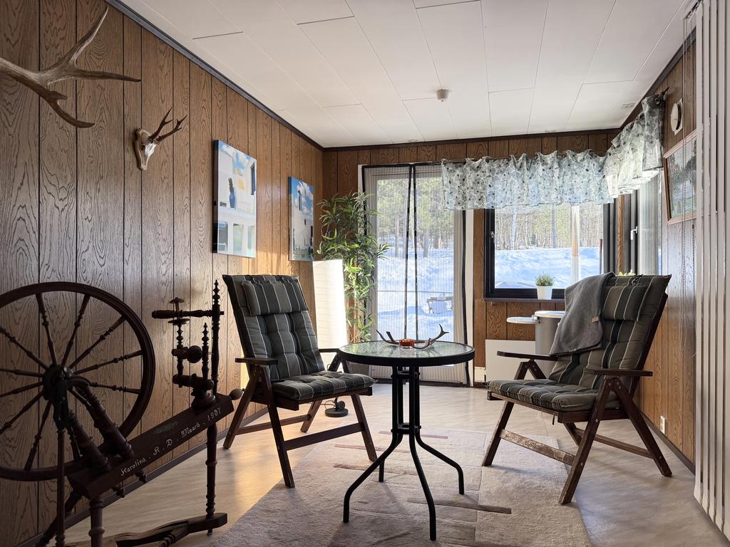 Sovrum/relax med altandörr till badtunna