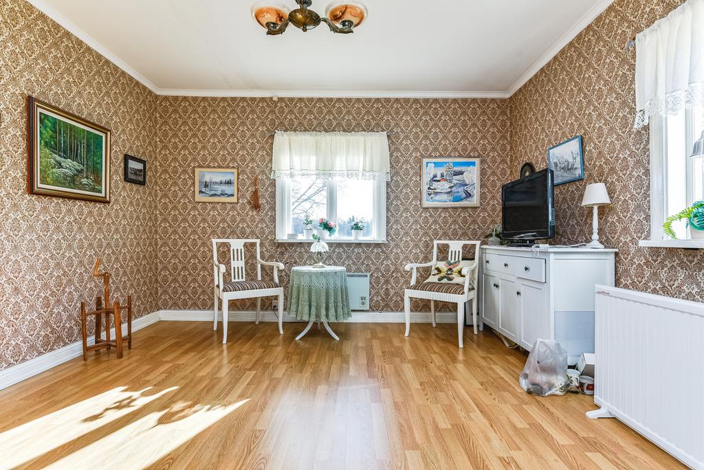 Sovrum/allrum entréplan