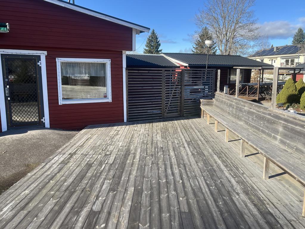 Soldäck med plats för många