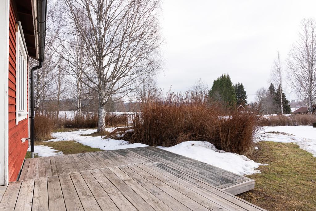 Altandäck på framsidan i anslutning till entrén