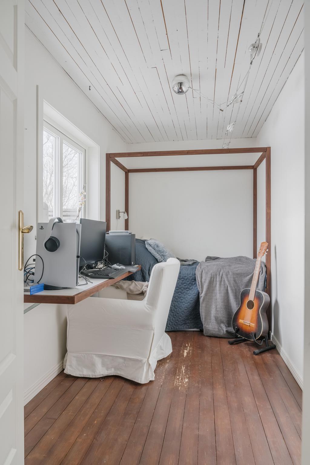 Sovrum på entréplan