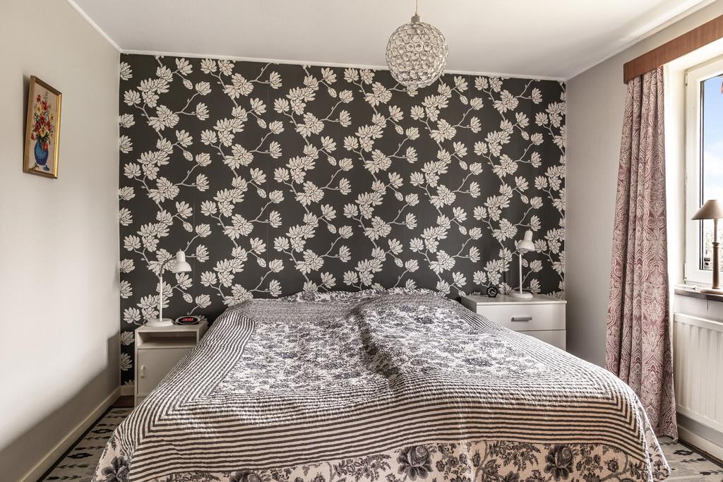 Sovrum på entréplan