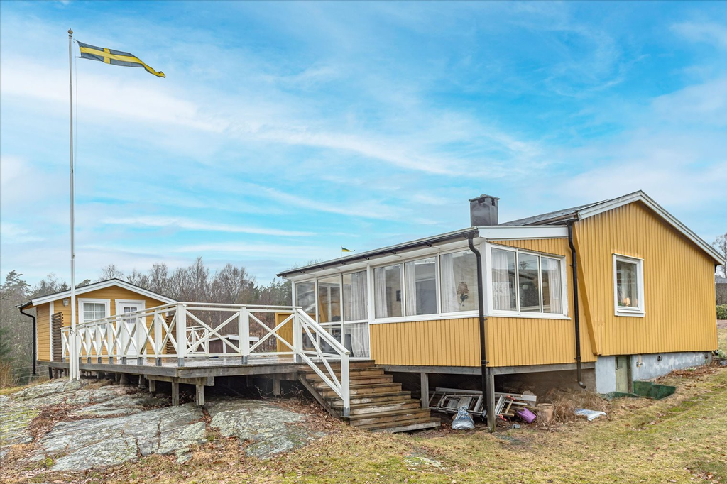 Brastads-Öna 101, Brastad