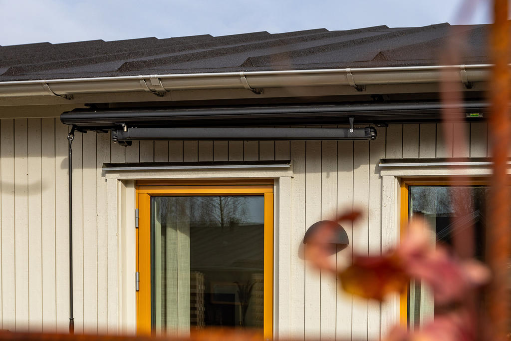 Försedd med markiser