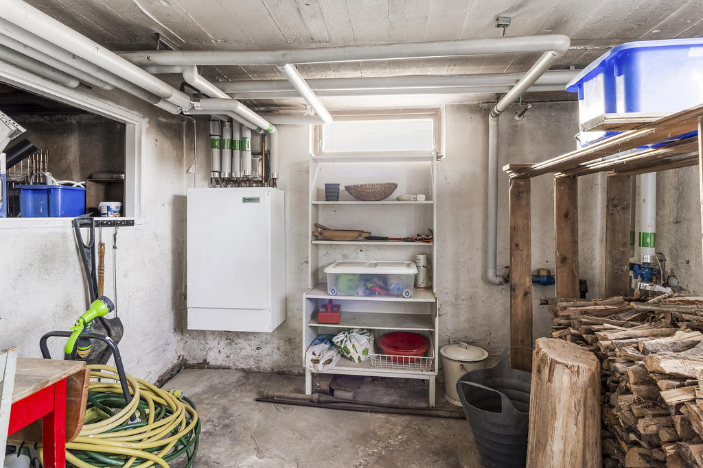 Källardel med fjärrvärmecentral