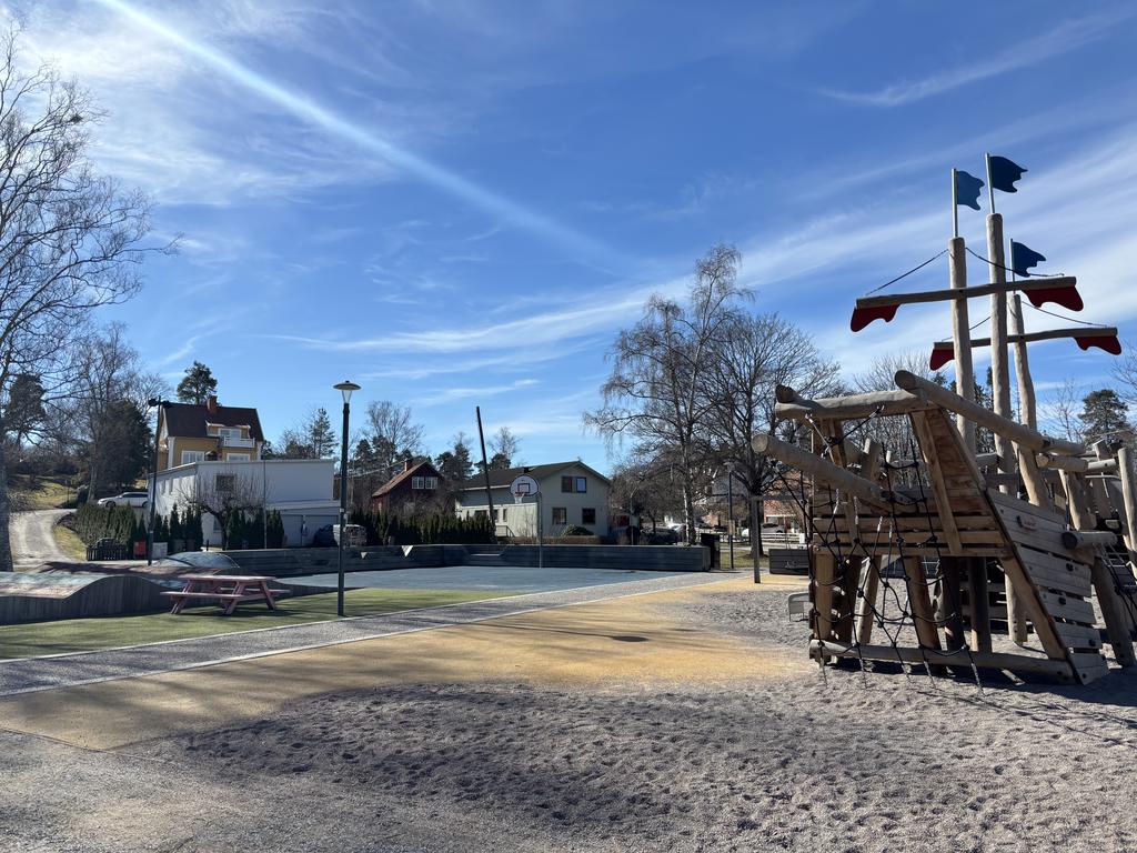 Finns även basketplan