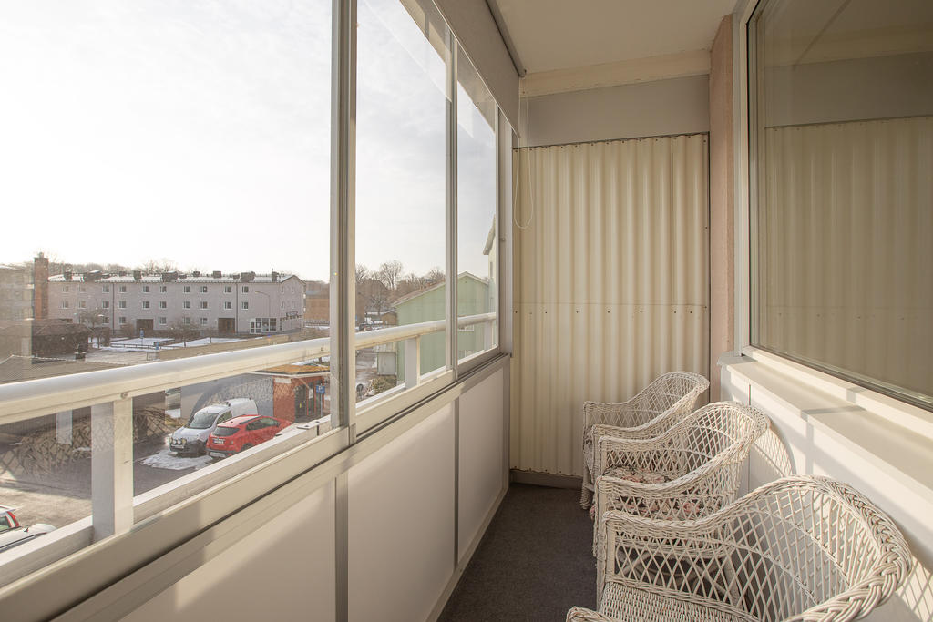 Stor inglasad balkong