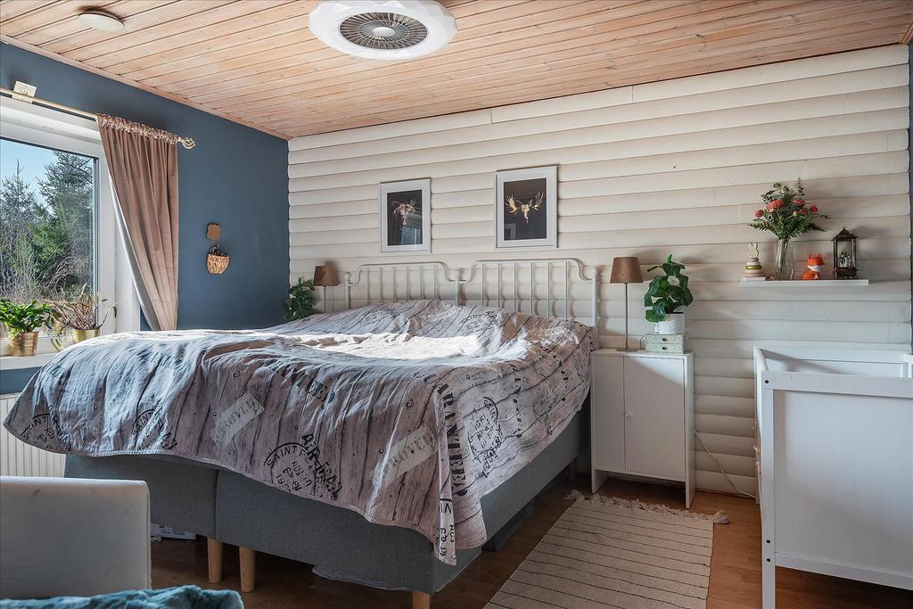 Master bedrom