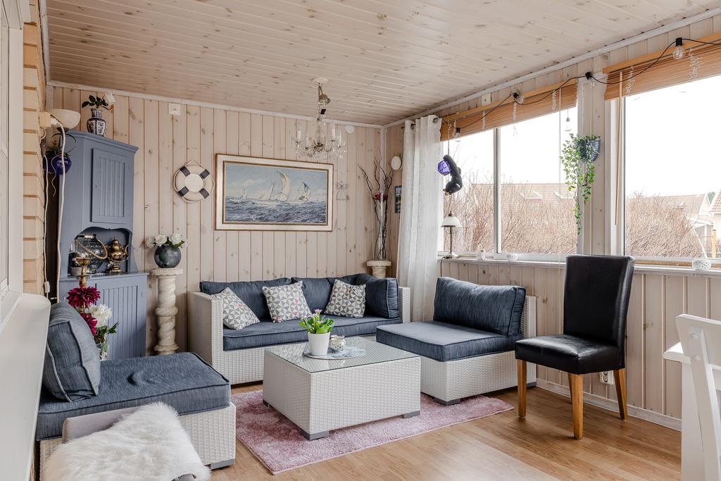 Rymligt uterum för umgänge eller avkoppling.