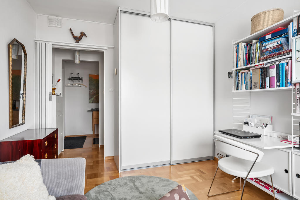 Garderober i sovrum 2