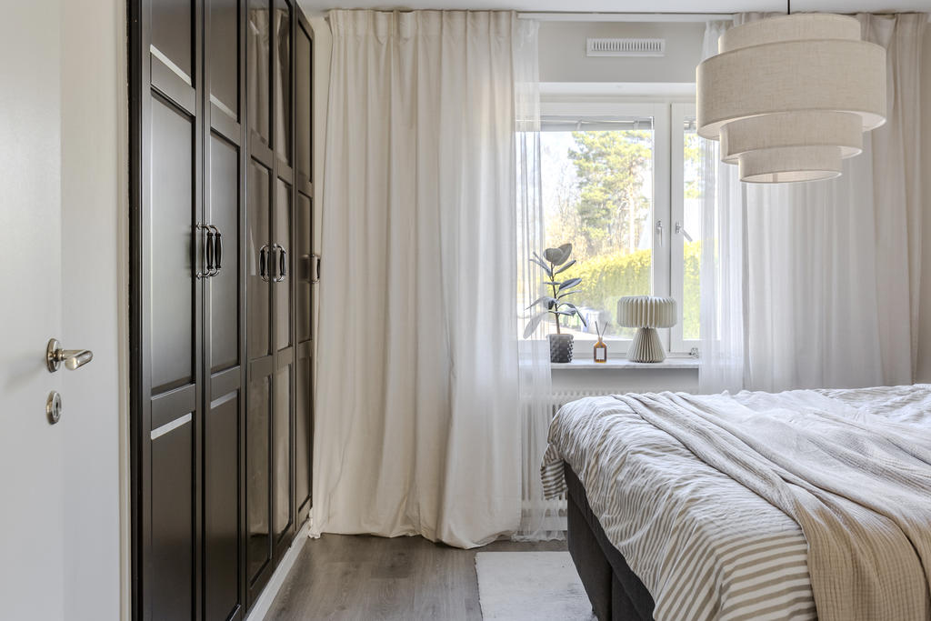 Praktisk garderobsvägg