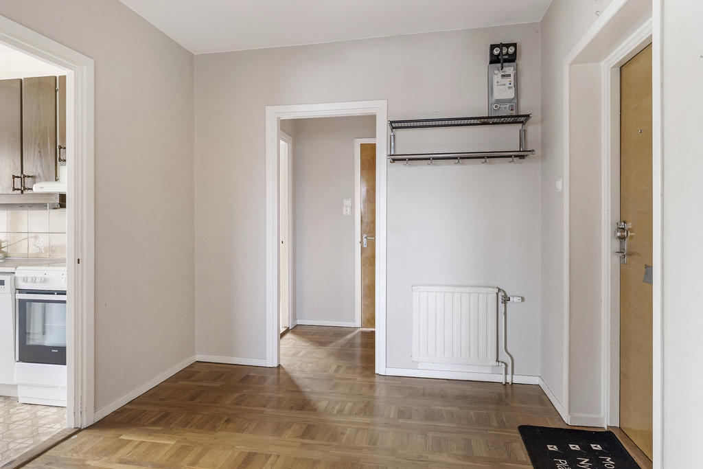 Välkomnande och rymlig hall