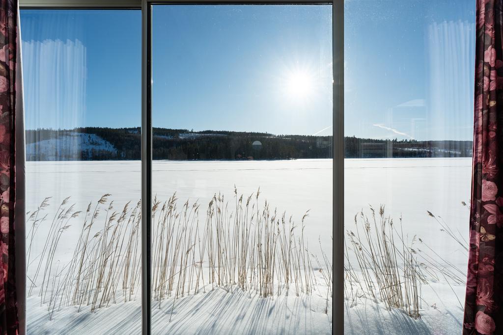 Utsikt från sjöstuga