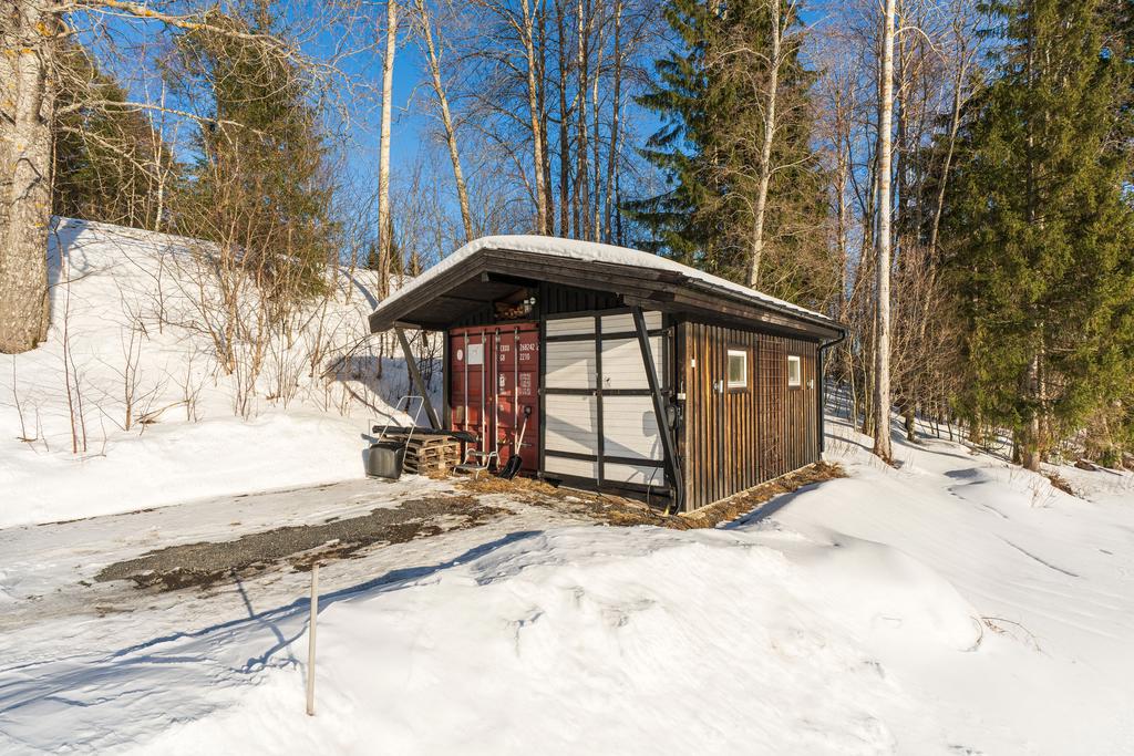 Förrådsbyggnad vid infart 