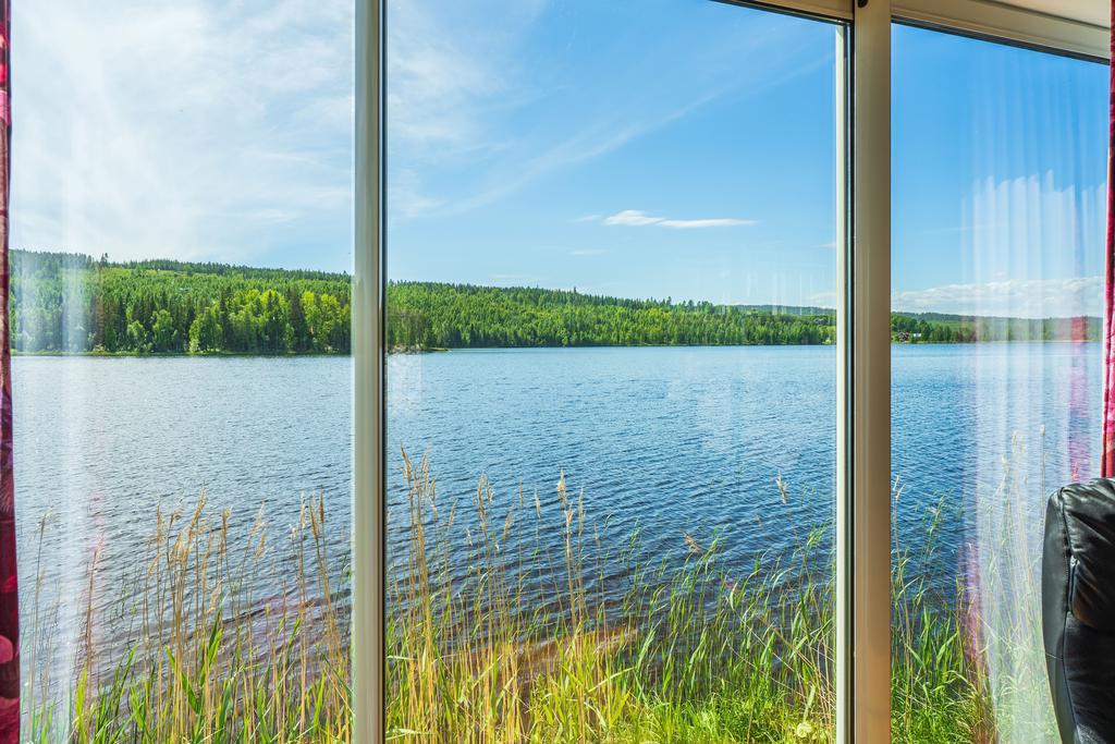 Utsikt från sjöstuga