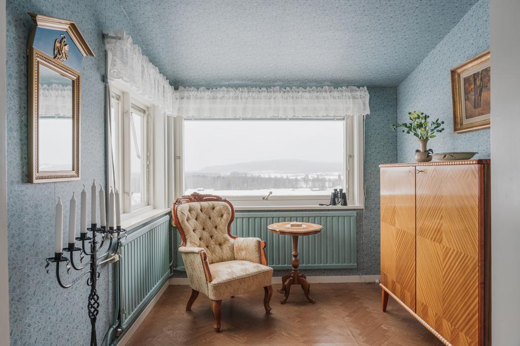 Alkov  i sovrum 1 som passar utmärkt som hemmakontor, myshörna eller extra sovplats.