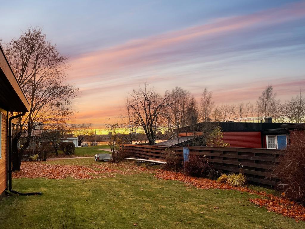 Säljarens foto från baksidan med viss sjöglimt