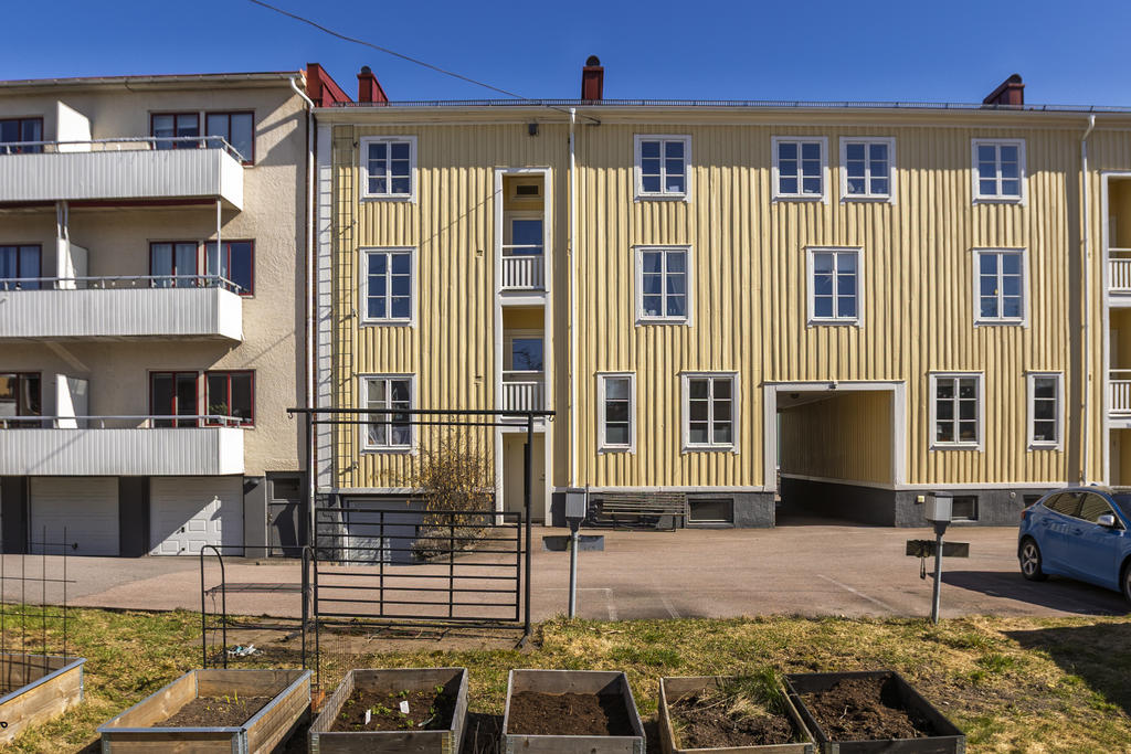 Ingång till bostadshuset