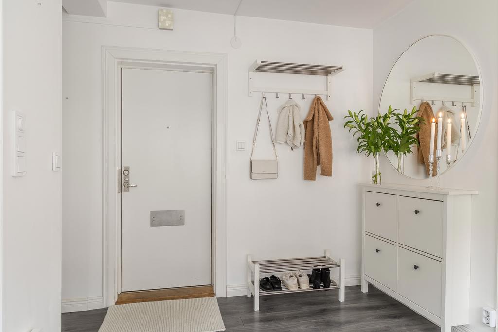 Entrén är ljus och välkomnande 