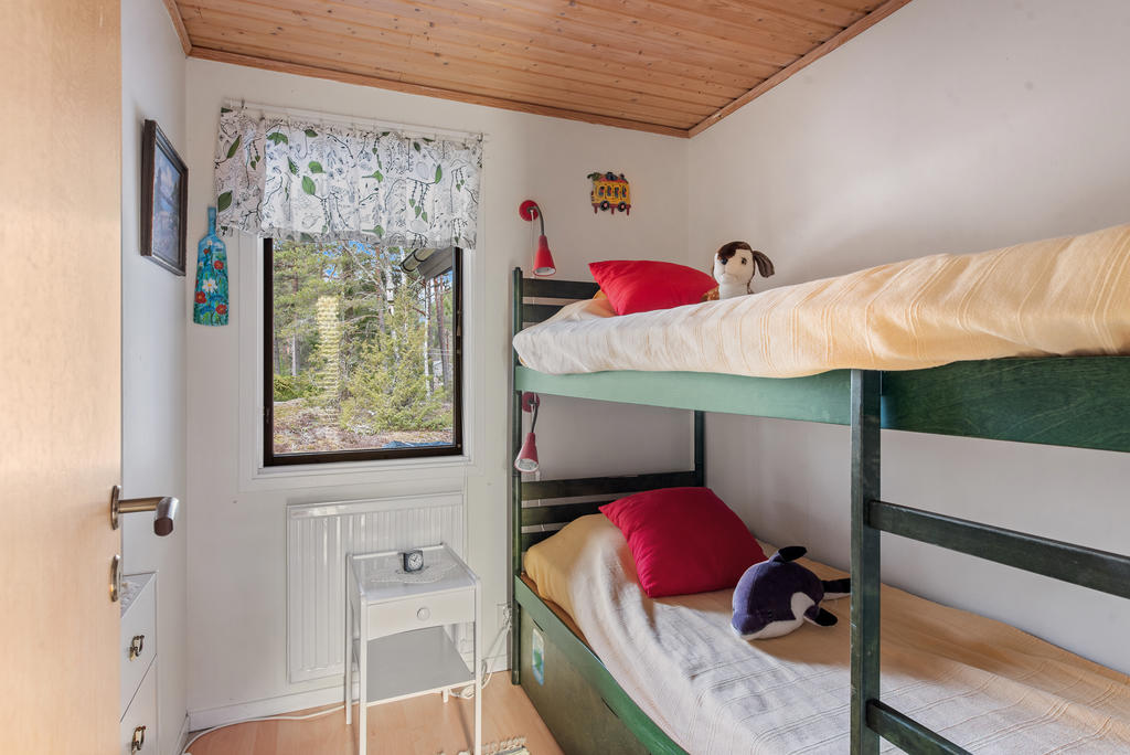 Sovrum 3, plats för enkel-, eller våningssäng.