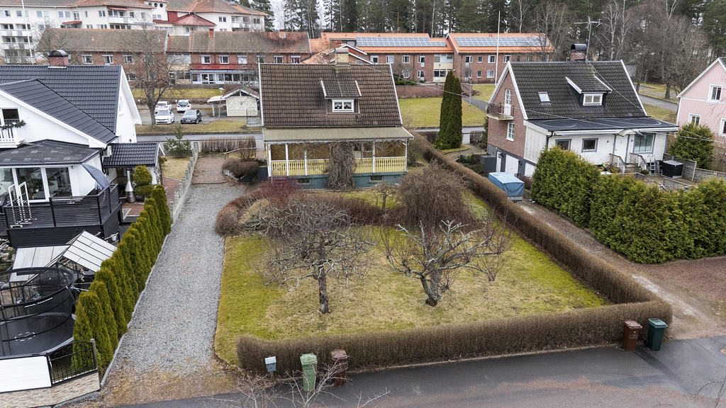 Baksidan med uppfart