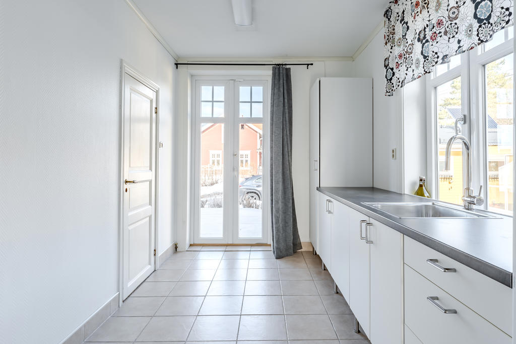 Tvättstugan har bra arbetsyta!