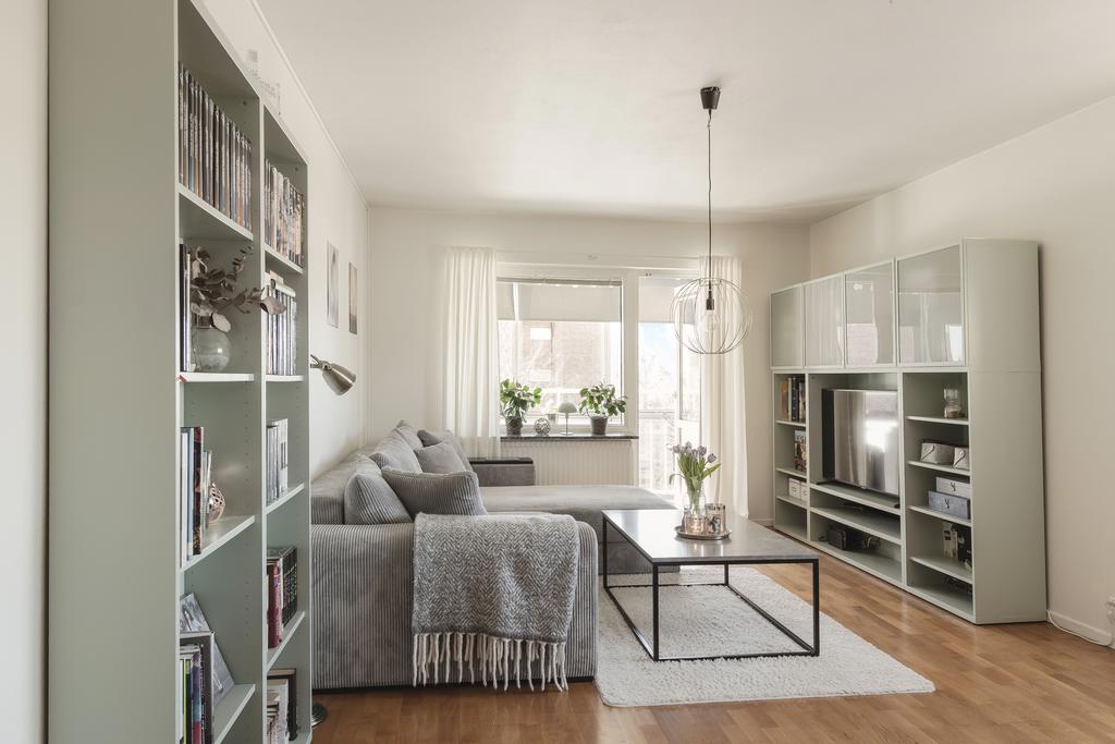 Vardagsrum med plats för soffgrupp