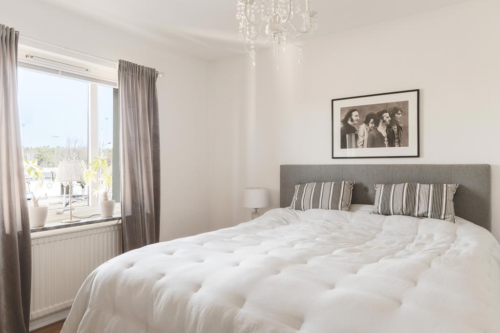 Sovrum med fint ljusinsläpp