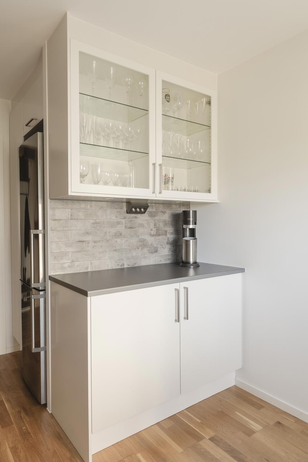 Köksmiljö med öppen och luftig känsla